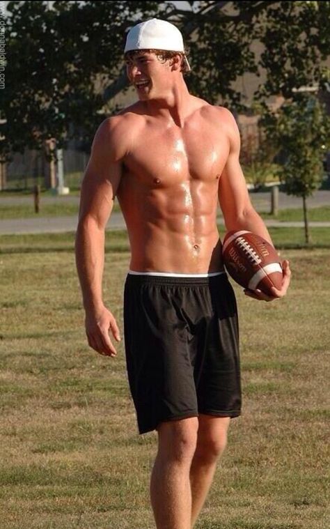 Something about football players :) Derek Theler, Ideal Male Body, The Perfect Guy, Good Looking Men, Male Body, Celebrities Male, Butter, Football