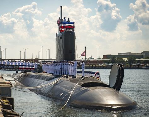 Sailors man the rails as they bring the ship to life during the commissioning ceremony for the Virginia-class attack submarine USS John Warner (SSN-785) on Aug 1, 2015. US Navy Photo Virginia Class Submarine, Naval Station Norfolk, Us Submarines, Us Navy Submarines, Uss Iowa, Nuclear Submarine, Us Navy Ships, Cruise Missile, Naval Force