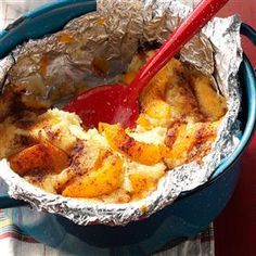 Campfire Peach Cobbler, Campfire Cobbler, Dutch Oven Peach Cobbler, Foil Meals, Campfire Meals, Dutch Oven Camping Recipes, Camping Foods, Jackie Wilson, Campfire Recipes