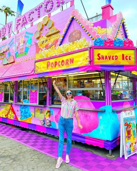 Hellokatiegirlblog on Instagram: "Raise your hand if you went to the LA County Fair or just love fairs! 🎡 It was so sweet to be back at the fair after a two year hiatus! 💕 🍭I love the yummy food and cute farm animals! 🐐🐷 . #lacountyfair #mydayinla #losangelesblogger #colorfulfeed #colorfulfashion #casualstyle #bloggerstyle #jcrew #jcrewstyle #abmlifeiscolorful #livecolorfully #sparkjoy #thehappynow #myunicornlife #colourfulstyle #colorlover #morecolorplease #dailydoseofcolor #lovelysquares La County Fair, Cute Farm Animals, Food Fair, Carnival Food, Colourful Style, Fair Food, J Crew Style, Raise Your Hand If, Dose Of Colors