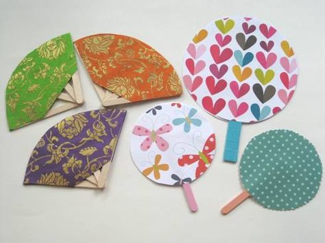 The perfect summer craft for kids -- paper fans! Kids Craft Box, Fun Summer Crafts, Paper Fan, Spring Kids, Spring Crafts For Kids, Summer Crafts For Kids, Crafts For Seniors, Make Paper, Paper Fans