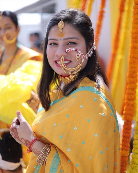 Nath Nose Ring, Nauvari Saree, Bridal Lehenga Collection, Bridal Jewelry Vintage, Bridal Lehenga Red, Gold Nose Rings, Kali Goddess, Lehenga Collection, Logo Gallery