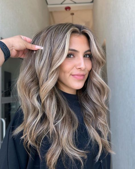 Everyone Is Going Crazy Over These Fall Hair Ideas For Blondes Box Dye To Blonde, Black Box Dye To Blonde, Fall Hair Ideas For Blondes, Hair Ideas For Blondes, Fall Hair Ideas, Hair Winter, Box Dye, Hair Appointment, Hair Skin Nails