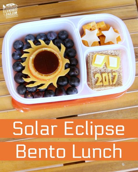 How to make a solar eclipse lunch! Eclipse Lunch, Fun School Lunches, Easy Lunch Boxes, Lunchbox Ideas, Bento Recipes, Fun Lunch, Christmas Lunch, Making Lunch, School Lunches