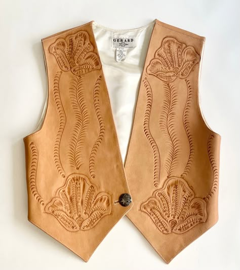 Western Vests Womens, Western Vest Pattern, Western Vest Outfit, Buckskin Clothing, Vest Outfit Women, Cowgirl Vest, Vintage Vests, Cowboy Clothes, Cowboy Vest