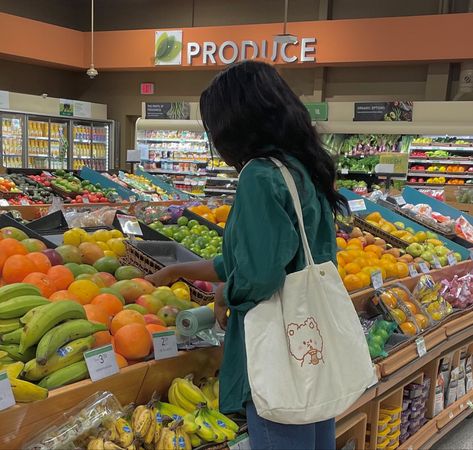 Buying Groceries Aesthetic, Grocery Pictures, Mercado Aesthetic, Groceries Aesthetic, Grocery Shopping Aesthetic, Grocery Aesthetic, Tiktok Aesthetic, Vision Board Inspiration, Genuine Love