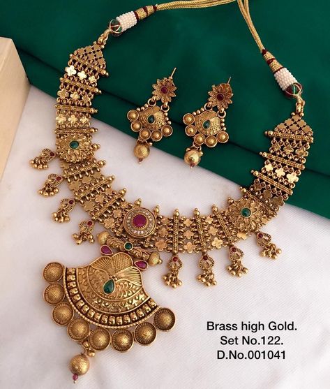 Chandan Haar Designs, Chandan Set Gold, Chandan Har Design, Chandan Haar Jewellery Gold, Wedding Jewelry Sets Bridal Jewellery, Delicate Gold Jewelry, Antique Necklaces Design, Diamond Pendants Designs, Gold Mangalsutra Designs