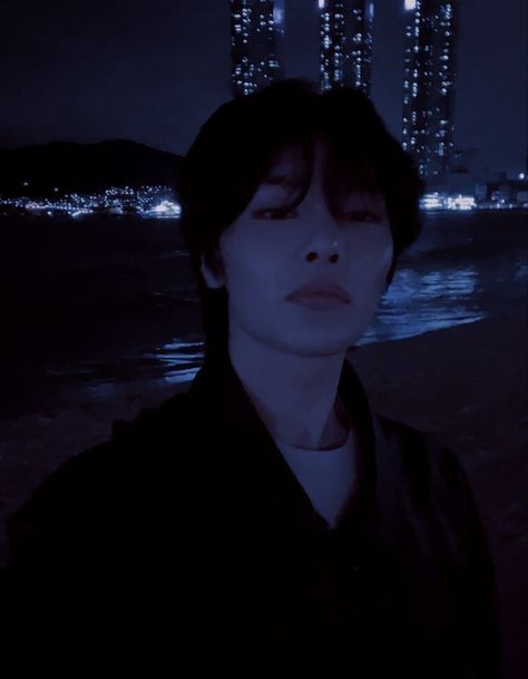 Jeongin Blue Aesthetic, Blue Hour Wallpaper, Blue Hour Aesthetic, Skz Photos, Jeongin Aesthetic, In Icon, Instagram Wallpaper, Lee Felix, Blue Hour