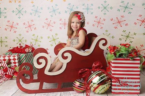 Pin for Later: Photo Props That Every Family Needs to Create Beyond Adorable Holiday Pictures! Large Sleigh Photo Prop Not only is a distressed large sleigh ($220) great for children of all ages, it's something that can be turned into a new family tradition. Sleigh Photo Prop, Christmas Photobooth, Christmas Photography Props, Christmas Mini Shoot, Wood Props, Christmas Photo Props, Xmas Photos, Diy Props, Christmas Photo Booth