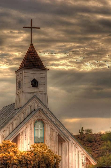 Abandoned Churches, Vision Photography, Old Country Churches, Church Pictures, Take Me To Church, Evening Light, Old Churches, Country Church, Cathedral Church