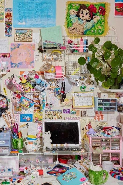 Crowded Wall Decor, Study Area Decor, Clutter Room, Pink Painted Walls, Study Environment, Desk Inspo, Anime Room, Room Goals, Studio Room