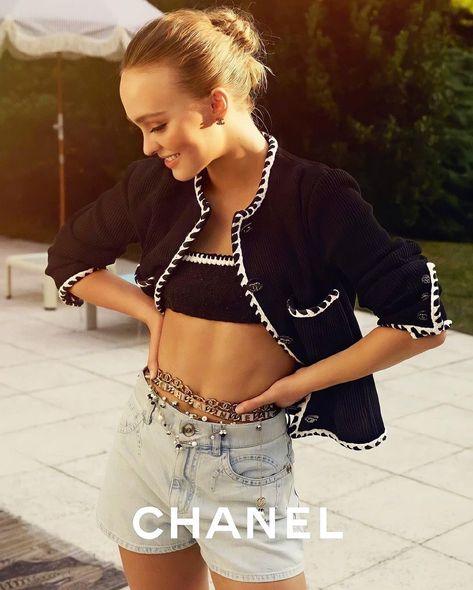 Lily Rose Depp Chanel, Lily Rose Depp Outfits, Lily Depp, Lily Rose Depp Style, Olga Kurylenko, Chanel Cruise, Chanel Jacket, Couture Mode, Lily Rose Depp