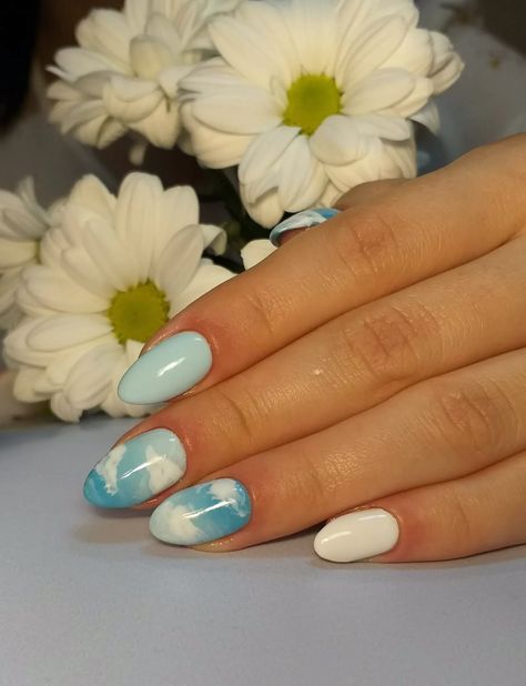 1989 Taylor Swift Nails Ideas, 1989 Nails Design Taylor Swift, 1989 Taylor Swift Nail Ideas, 1989 Nails Design, Cloud Nails Short, Bluey Inspired Nails, 1989 Nails Taylor Swift, Cloud Manicure, Vibey Nails