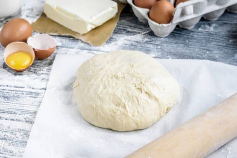 Can You Refrigerate Bread Dough? - Foods Guy Anadama Bread, French Breads, Holiday Breads, Homemade Bread Dough, Breads Bakery, Bread Dough Recipe, Home Made Bread, Pizza Crusts, Holiday Bread