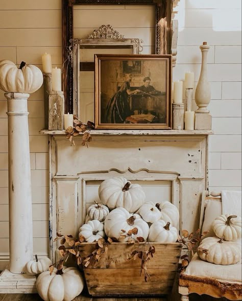 French Farmhouse Fall Decor, Country Autumn Decor, Antique Fall Mantle Decor, Cottage Mantle Decor, Pumpkin Mantle, Vintage Fall Decor Ideas, Autumn Mantle, Vintage Fall Decor, Fall Mantle Decor