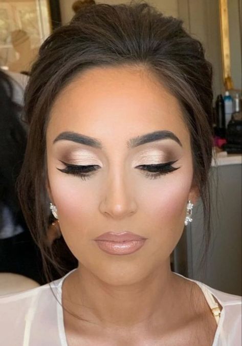 Country Wedding Makeup Brown Eyes, Make Up Mother Of The Bride Makeup, Glam Bridal Makeup Brunette, Braidsmaids Makeup, Best Wedding Makeup For Brown Eyes, Full Face Wedding Makeup, Bridesmaid Makeup For Green Eyes, Makeup For Champagne Dress, Daytime Wedding Makeup