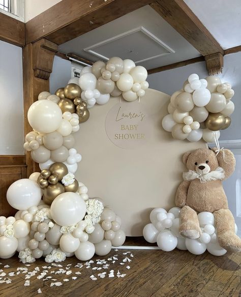 Neutral Baby Gender Reveal Ideas, Aqeeqah Party Ideas, Gender Reveal Ideas Simple, Gender Reveal Aesthetic, Teddy Bear Baby Shower Cake, Baby Shower Elegante, Teddy Bear Balloon, Baby Shower Unisex