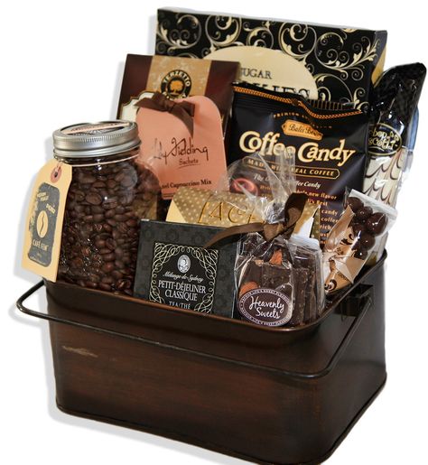 Coffee Lover Gifts Basket, Coffee Basket, Christmas Gift Baskets Diy, Coffee Gift Basket, Creeper Minecraft, Gift Baskets For Women, A Gift Basket, Diy Gift Baskets, Budget Gift