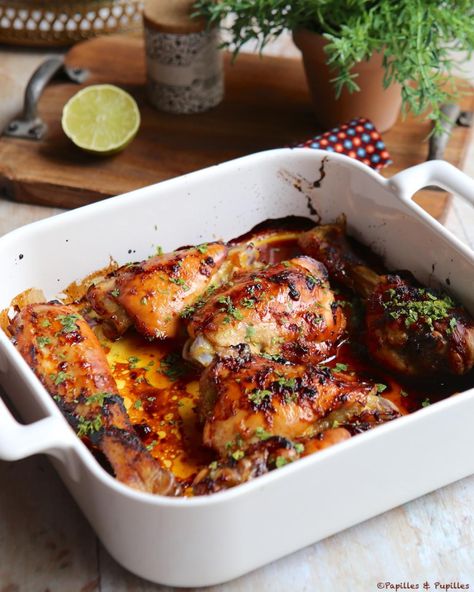 Cuisses de poulet à l'asiatique Asian Chicken Thighs, Chicken Thighs Recipes, Sweet Chicken, Roasted Chicken Thighs, Herb Roasted Chicken, Asian Chicken, God Mat, Batch Cooking, 15 Minutes