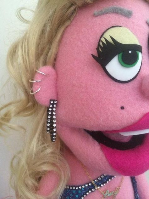 Muppet Making, Diy Muppet, Puppet Hands, Diy Puppets, Muppets Characters, Drag Costume, The Muppets Characters, Puppets For Kids, Puppets Diy