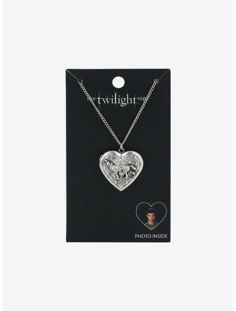 Twilight Art, Twilight Moon, Fandom Jewelry, Tattoo Posters, Twilight Funny, Team Jacob, Twilight Photos, Twilight Book, Heart Locket Necklace