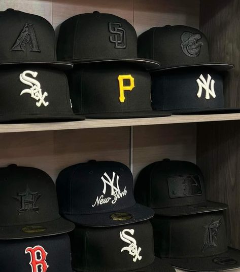 Fitted Hats Aesthetic, New Era Outfit, Disney Bound Outfits Casual, Custom Fitted Hats, Swag Hats, Suzuki Carry, Dope Hats, Hat Aesthetic, Hype Clothing