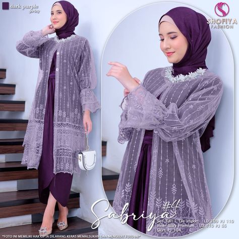 🔊 *NEW NEW NEW* One set 3in1 terbaruu... terdiri dari - *outer tile + inner atasan + rok lilit* Rok lilitnya bisa di sesuaikan pada bagian pinggang. *_Desainnya modern dan mewah_* .. 😍 Outfit yang cocok buat wisuda , tunangan maupun kondangan ❤️ ✅ bisa pesan seragaman *SABRIYA SET #4* 270.000 Outer Tile, Rok Lilit, One Set, New New, Tile, Gold