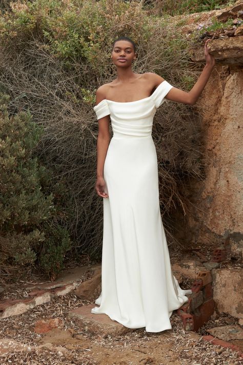 Costarellos Bridal Spring 2024 [PHOTOS] – WWD Necklace For Off Shoulder Dress, Costarellos Bridal, Drop Waist Gown, Wedding Dress With Corset, Wedding Dress Necklace, Wedding Dresses Plus, Godet Dress, Neck Wedding Dress, Dress With Corset