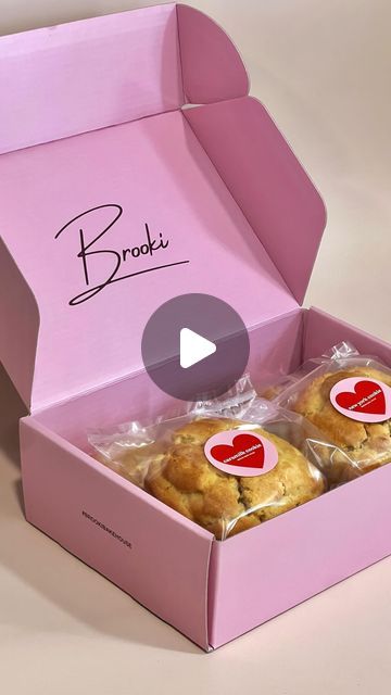 BROOKI on Instagram: "NOW SHIPPING! 💌 our full size cookies are now shipping to you, wherever you are in Australia. Limited quantities weekly, jump online to snag a freshly baked batch. #cookies #bakery #australia #cookiesinthemail" Cookies Bakery, Bakery Cookies, Kiki Delivery, Kiki's Delivery Service, March 21, Freshly Baked, Delivery Service, Australia, On Instagram