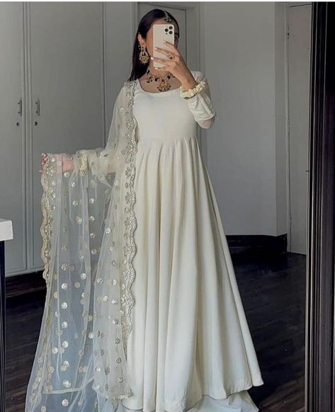 Siddharth singh shekhawat is no·1 business tycoon he is a rude, arrog… #romance #Romance #amreading #books #wattpad Long Gown Simple, Anarkali Georgette, Business Tycoon, White Long Gown, Organza Dresses, Simple Long Dress, White Frock, White Anarkali, Traditional Indian Dress