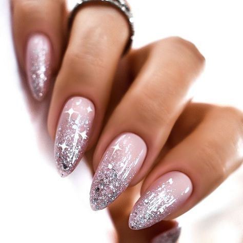 Christmas Gel Nails, Nail Designs Valentines, Nails 2021, Trendy Nail Art, Nail Designs Glitter, New Year's Nails, Xmas Nails, Silver Nails, Classy Nails