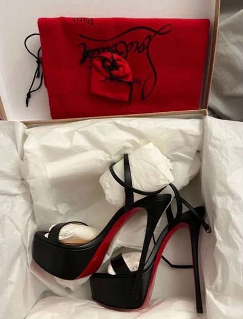 Louibutton Heels, Loubuitton Shoes, Louboutin Platform Heels, Red Bottoms Heels, Luxury High Heels, Red Bottom Heels, Fancy Heels, Pretty Heels, Fashion Shoes Heels