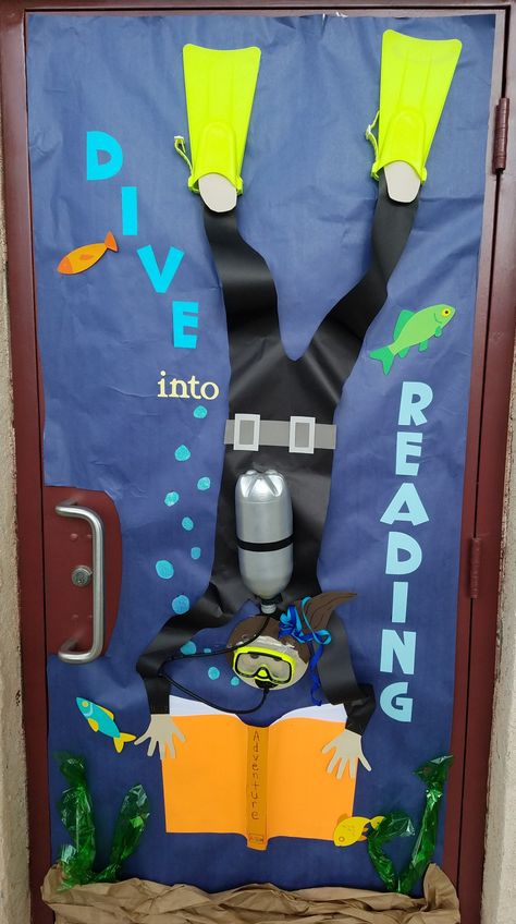 Classroom door decoration for Teacher Appreciation Week. Library door. "dive into reading" Teacher Door Decorations, Door Decorating Ideas, Ocean Classroom, School Library Displays, Ocean Theme Classroom, Library Themes, Teachers Lounge, School Doors, Teacher Doors