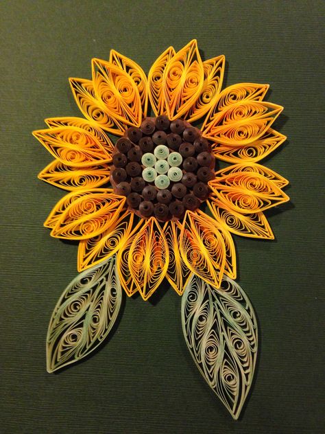 Sunflower Paper Embroidery, Quilled Sun, Autumn Quilling, Quilled Sunflower Pattern, Quilling Fall Flowers, Paper Quilling Sunflower, Quilling Sunflower, Art Therapy Benefits, Quilled Sunflowers