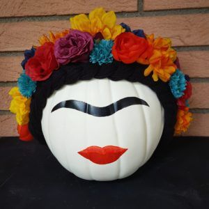 Frida Pumpkin, Frida Kahlo Pumpkin, Pumpkin Painting Ideas Creative, Pumpkin Decorating Contest, Pumpkin Painting Ideas, Pumpkin Carving Ideas, Halloween Pumpkins Painted, Adornos Halloween, Creative Pumpkins