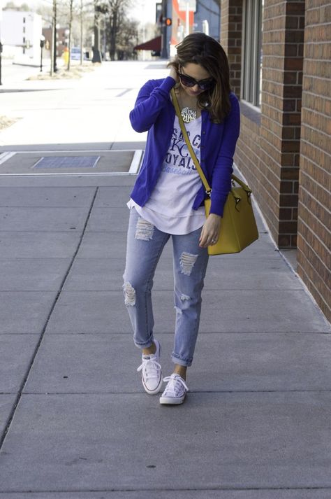 From Omaha to KC - I'm always proud to show my Royals love! Kc Royals Outfit Woman, Royals Outfit, City Summer Outfits, Weather Clothes, City Summer, Royal Clothing, Kc Royals, Cold Weather Outfits, Hot Mess