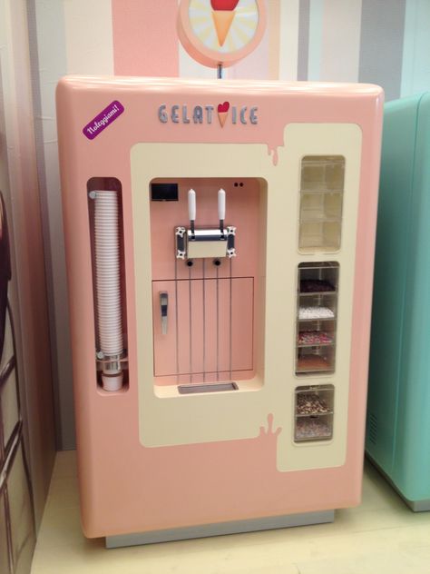 Ice cream and frozen yogurt machine for medium surfaces (pink version). Ice Cream Booth, Ice Cream Shop Names, Ice Cream Vending Machine, Ice Cream Fridge, Frozen Yogurt Machine, Ice Cream Station, Soft Serve Machine, Soft Serve Ice Cream Machine, Ice Cream Recipes Machine