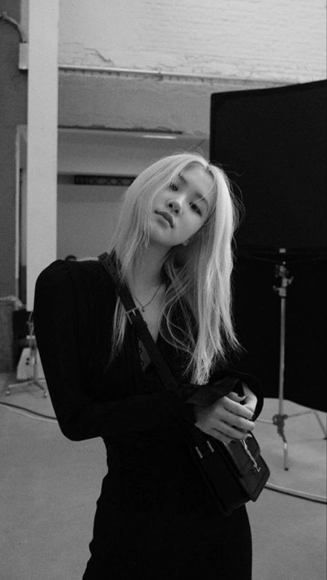 Rosé Elle Korea, Blackpink Rosé Instagram, Rosé Ysl, Rosé Instagram Update, Rose And Rosie, Rosé Instagram, Park Rosé, Rose Park, Rose Icon