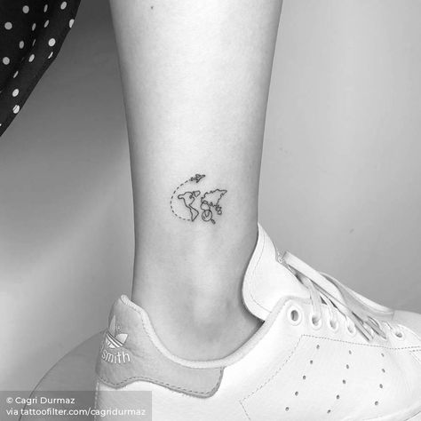 Small world map tattoo on the ankle. World Map Tattoos, Plane Tattoo, Airplane Tattoos, Map Tattoos, Inspiration Tattoos, World Tattoo, Sleeve Tattoos For Women, Travel World, Ankle Tattoo