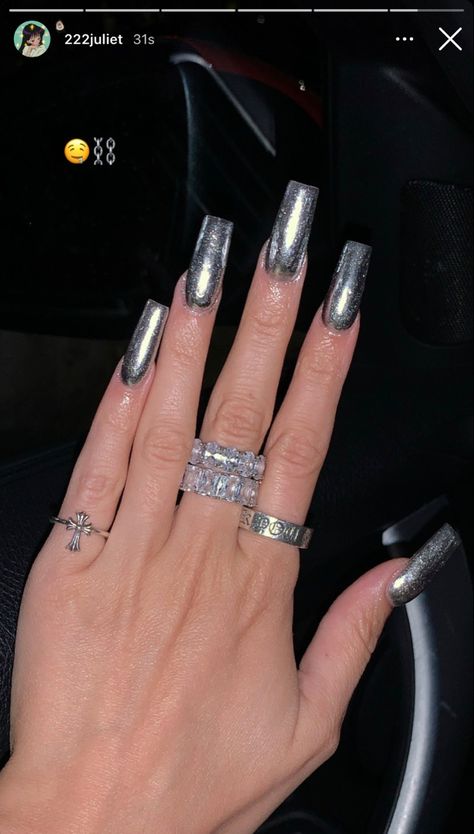 Crome Nails Design Ombre, Juliet Charlotte, Metallic Nail Designs, Nail Design 2023, Disco Nails, Metallic Nails Design, Long Red Nails, Metallic Nail, Retro Nails