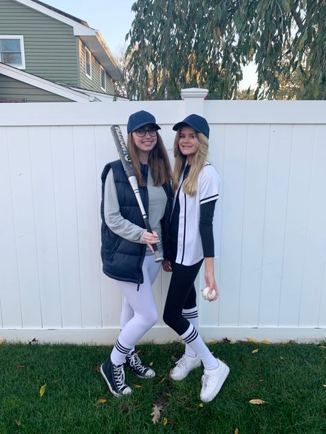 Twilight Baseball Costume, Twilight Group Costume, Twilight Theme Party Outfit, Twilight Party Costumes, Twilight Baseball Outfit, Halloween Costumes Twilight, Baseball Halloween Costumes For Women, Twilight Costume Ideas, Twilight Party Outfit