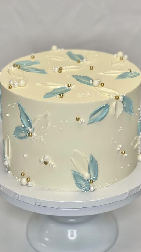 Birthday Cake With Flower Design, White Blue And Gold Cake, Something Blue Cake, Elegant Cake Designs Classy, Engagement Cake Blue, Stencil Cakes Ideas, Wedding Bento Cake, Blue And White Birthday Theme, Teal And Gold Cake