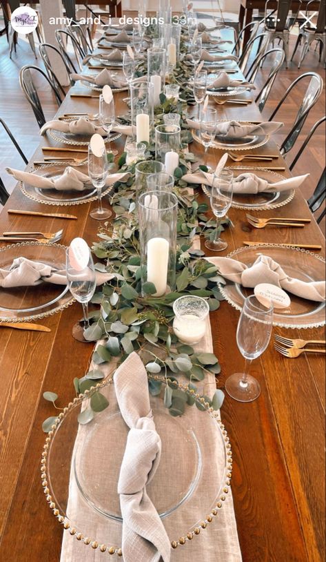 Green Table Settings, Olive Green Weddings, Tafel Decor, Wedding Plates, Sage Green Wedding, Plate Decor, Dinner Decoration, Green Table, Table Set Up