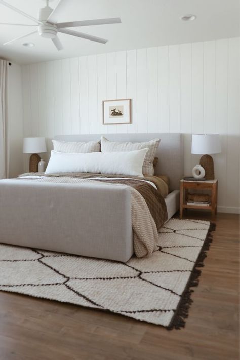 Shiplap Bedroom, Casual Bedroom, Feature Wall Bedroom, Shiplap Accent Wall, Bedroom Wall Designs, Big Pillows, Dreams Beds, Accent Wall Bedroom, Neutral Bedroom