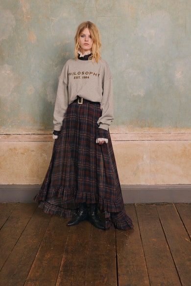 Teenage Fashion Dresses, Fashion Pics, Online Kids Clothes, Lorenzo Serafini, High Life, Plaid Skirt, Fashion 2018, Fashion Show Collection, Mandala Coloring