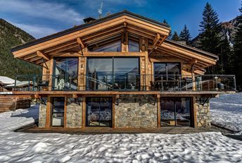 Chalet Exterior, Modern Chalet, Timber Homes, Luxury Chalet, Mountain Chalet, Chalet Design, Swiss Chalet, Cabin Exterior, Chalet Style