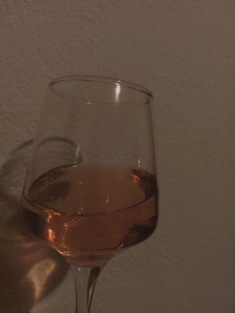 Semi-sweet rose wine 🍷 Glass Of Rose Wine Aesthetic, Glass Of Rose Wine, Rose Wine Aesthetic, Wine Glass Aesthetic, Taehyung Anime, Rose Drink, Crazy Pics, Wine Rose, Rosé Wine