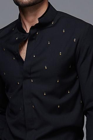 Latest Shirt Design For Men, Embellished Suit Men, Black Kurta Embroidery Design Men, Embroidered Shirts Men, Mens Embroidery Shirts Design, Embroidery Shirt For Men, Embroidery Shirts Mens, Kurta Work Designs For Men, Shirt Embroidery Men