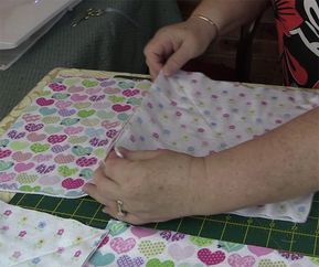 How To Make Rag Quilts, Rag Quilt Tutorial Easy, Easy Rag Quilts For Beginners Simple, Minky Rag Quilt Tutorial, Rug Quilt Tutorial, Rag Time Quilt, Fleece Rag Quilt How To Make, Rag Quilt Tutorial Video, Baby Rag Quilts Easy How To Make