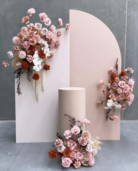 Prom Backdrops, Decorating Business, Floral Arch Wedding, Floral Balloons, Wedding Design Decoration, Bridal Shower Diy, Wedding Decor Style, Paper Flower Backdrop, Floral Backdrop